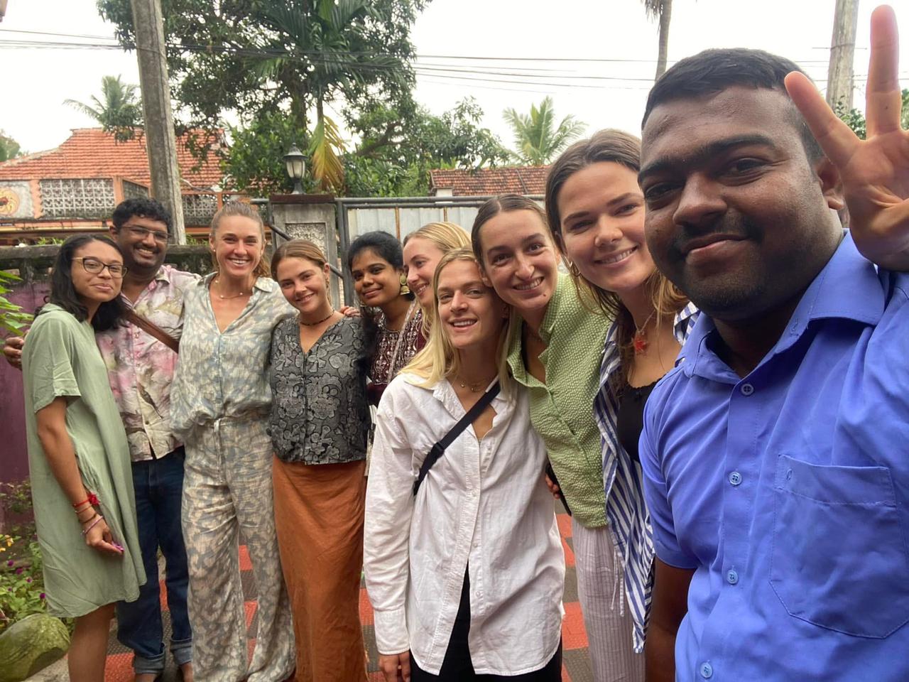 Young People Discover Sri Lanka